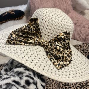 Sun Hat with leopard bow 👒
